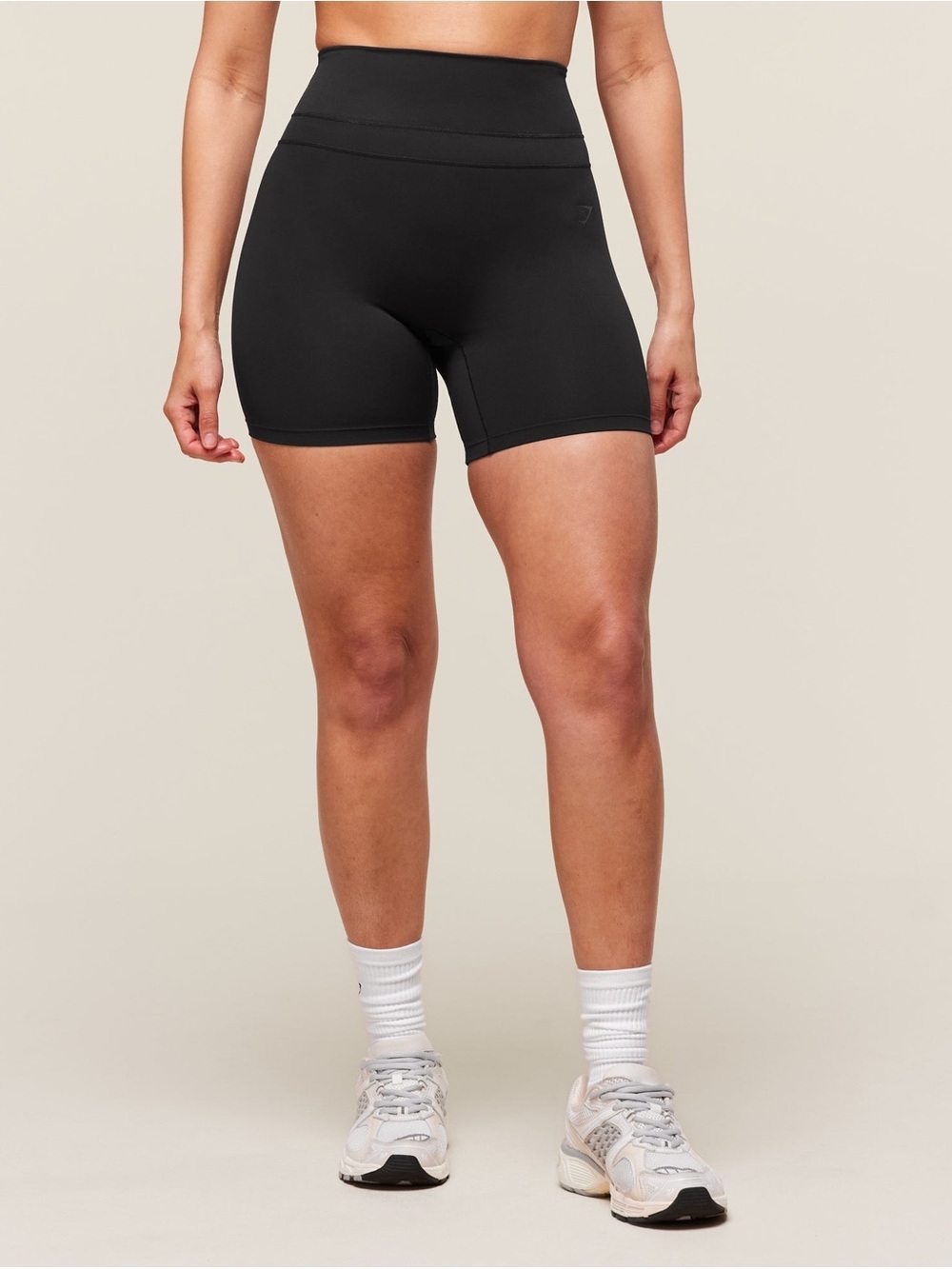 Gymshark Whitney Black High Waisted Scrunch Biker Shorts 8” Size Small